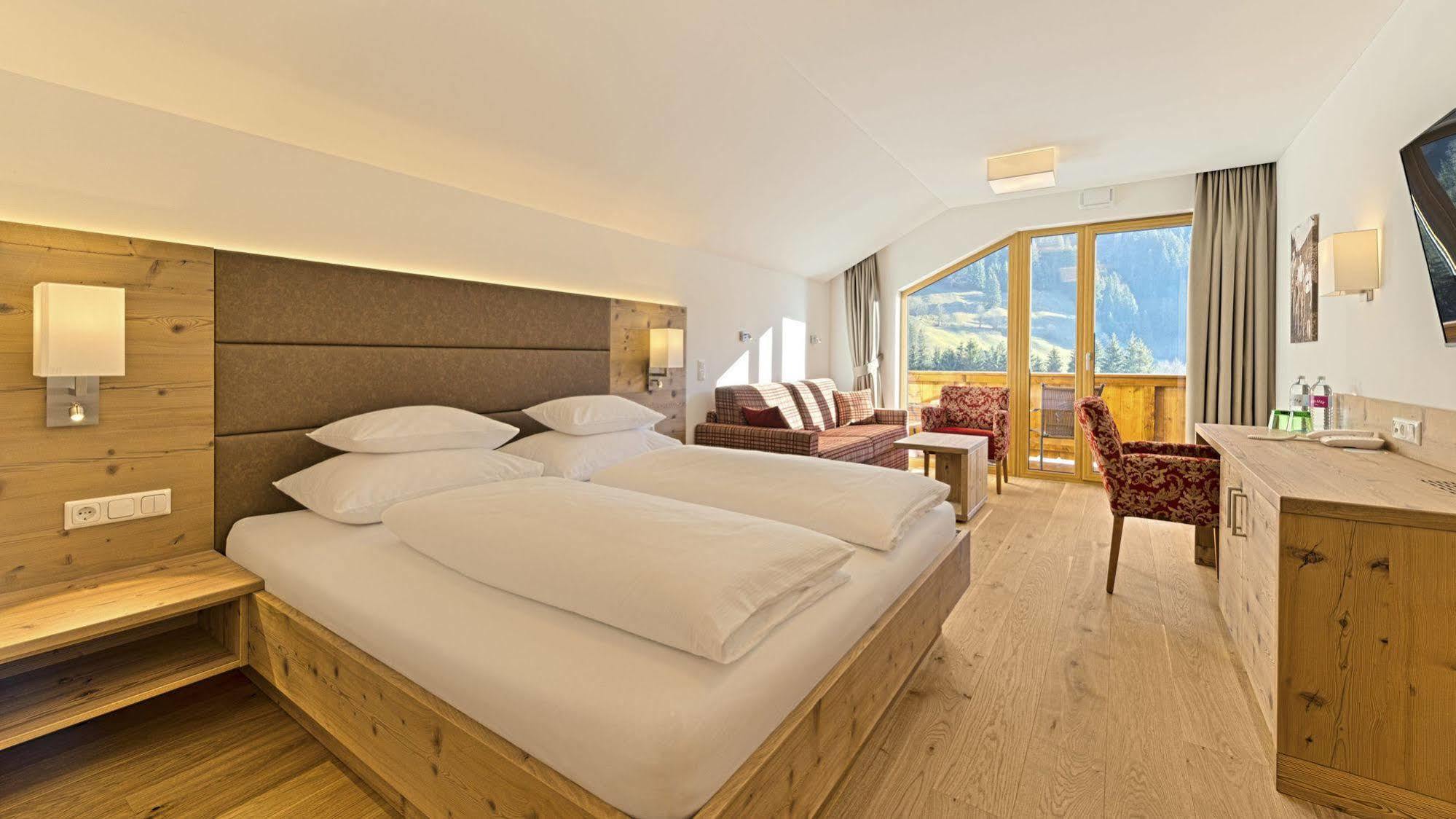 Hotel Kristall Гроссарль Экстерьер фото